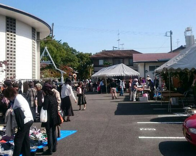 2016バザー風景.jpg