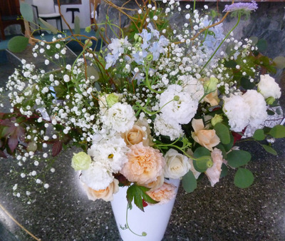 20181110結婚式の祭壇の花.jpg